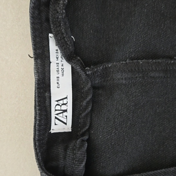 Zara Elegant Black Set- Buttoned Vest And Elegant Shorts - Picture 4 of 4